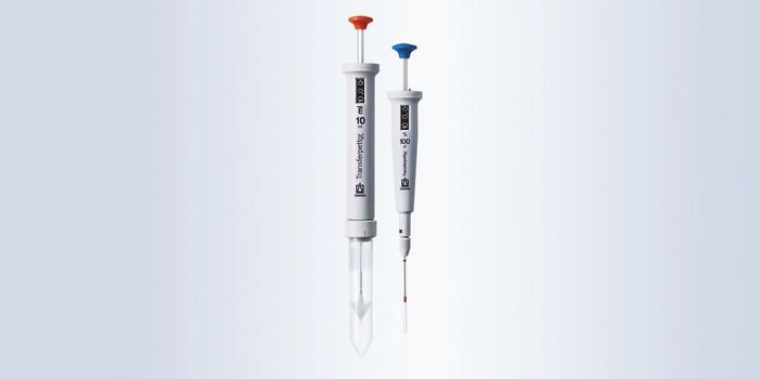 Positive displacement pipettes