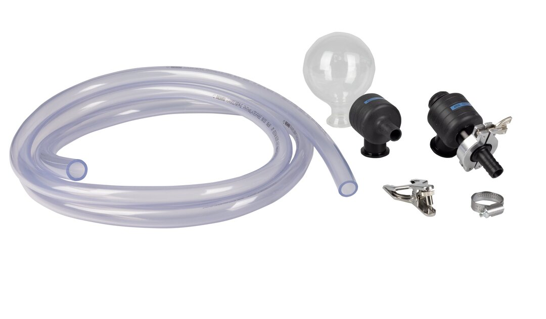 Kit AK + coude pour VACUU∙PURE 10Cpour l'insonorisation à la sortieavec séparateur de condensat KF DN 25,coude KF DN 25/SLW 19, tuyau d‘échappement ID 19 (3m)et collier de serrage