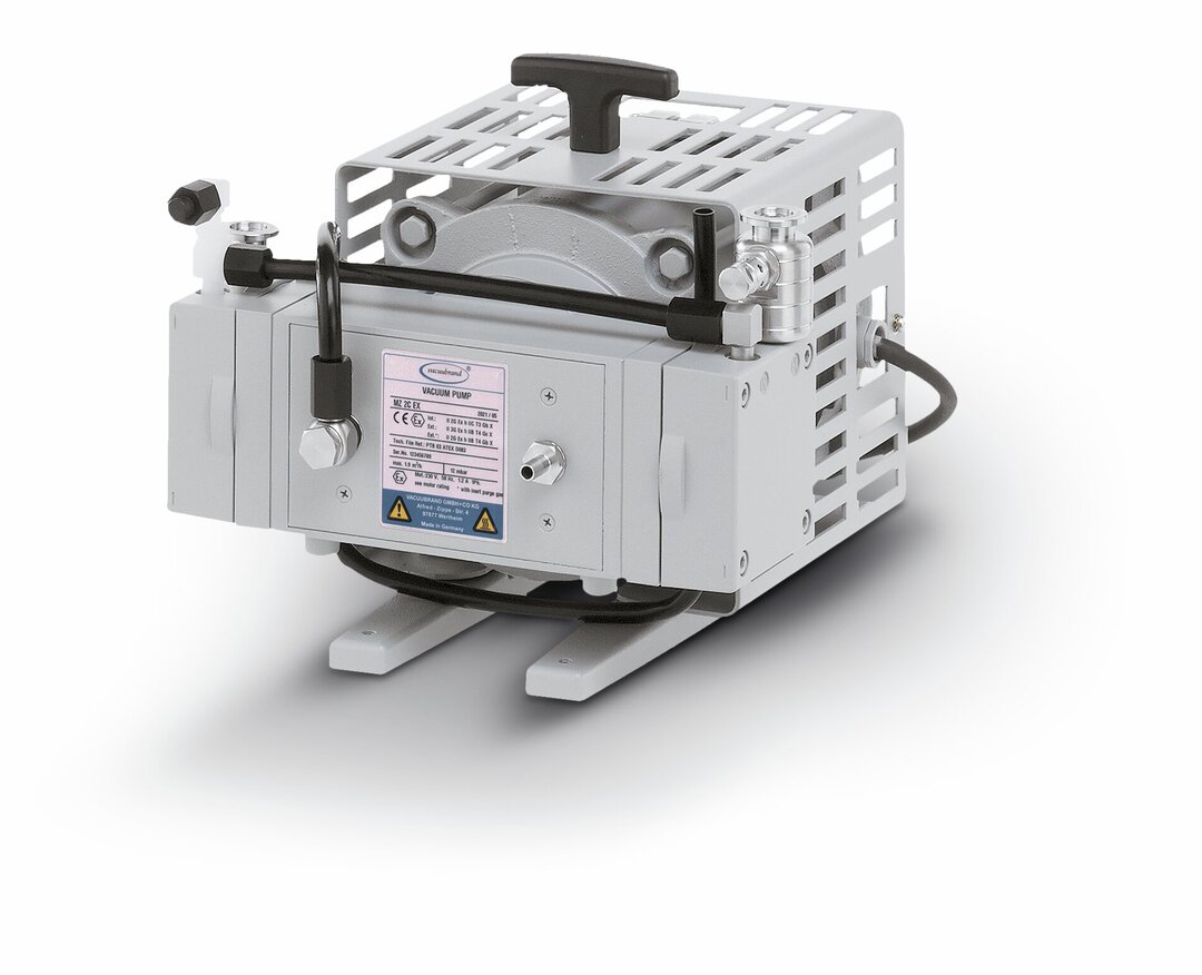 Pompe à membrane chimique MZ 2C EXà deux étages, 230 V / 50 Hzavec conformité ATEX:dans la chambre de détente (gaz pompé):II 2G Ex h IIC T3 Gb Xà l'extérieur (environnement de la pompe,sans rinçage au gaz inerte): II 3